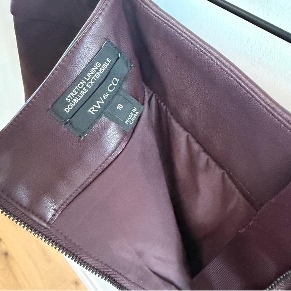 RW&CO. Women's Deep Burgundy Vegan Leather Skirt Size 10 - Picture 3 of 8